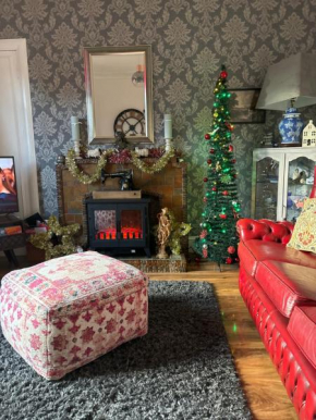 Spacious villa 5 mins from nature reserve and town
